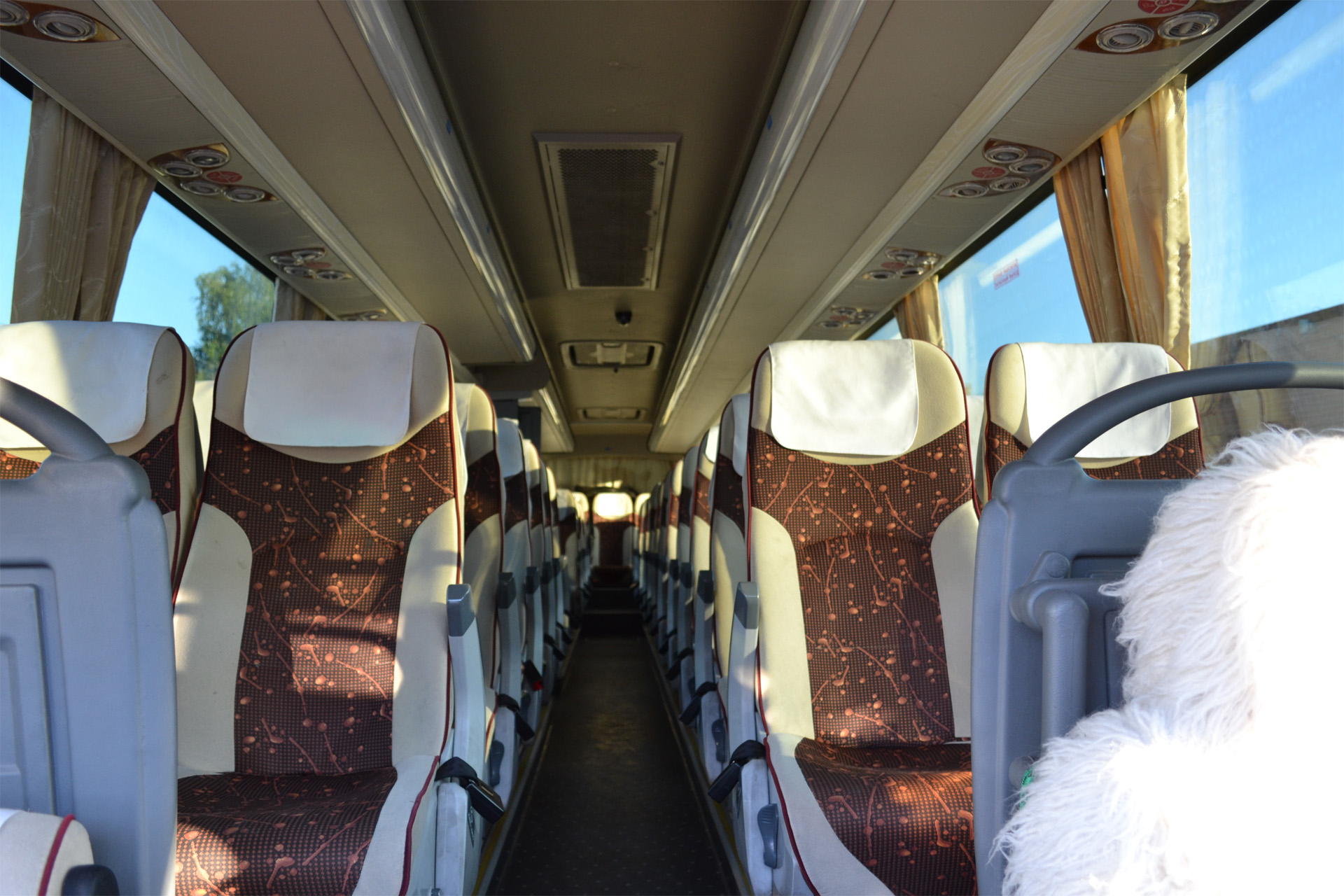  rent King Long XMQ6127