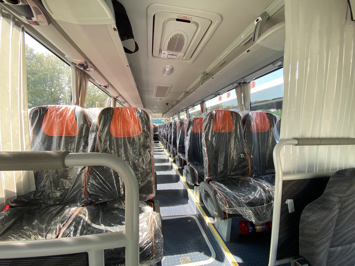 Yutong 6122 bus rental