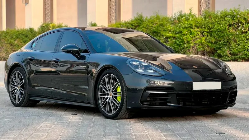  car rental Porsche Panamera