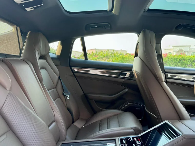  car rental Porsche Panamera