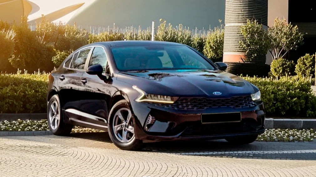 KIA K900 for rent with driver